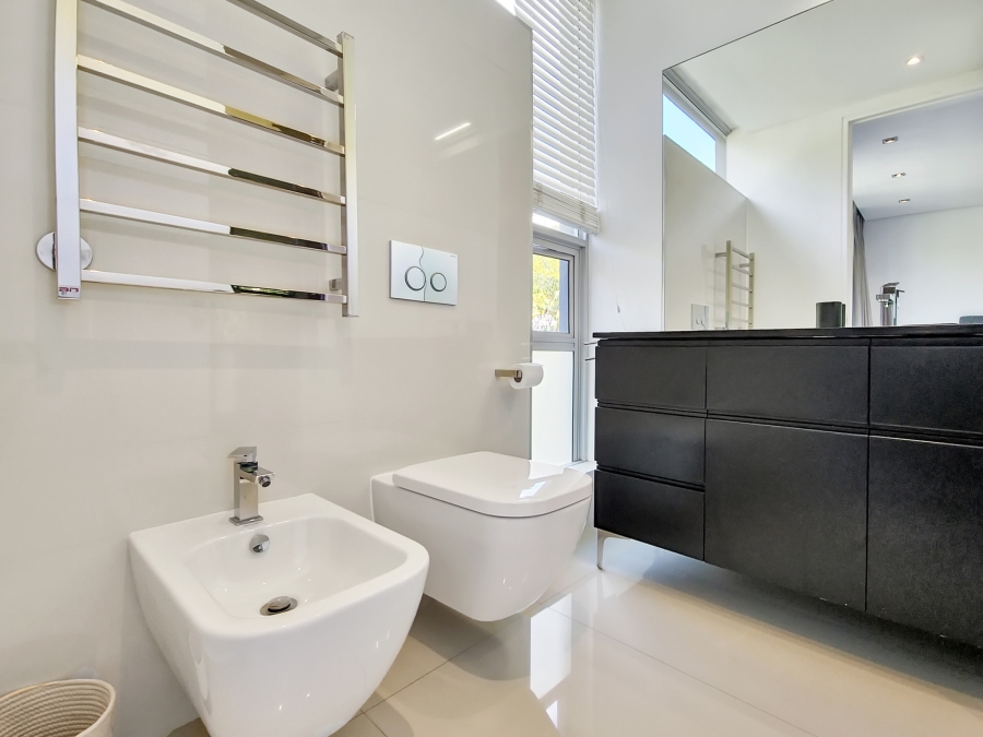 To Let 4 Bedroom Property for Rent in Camps Bay Western Cape